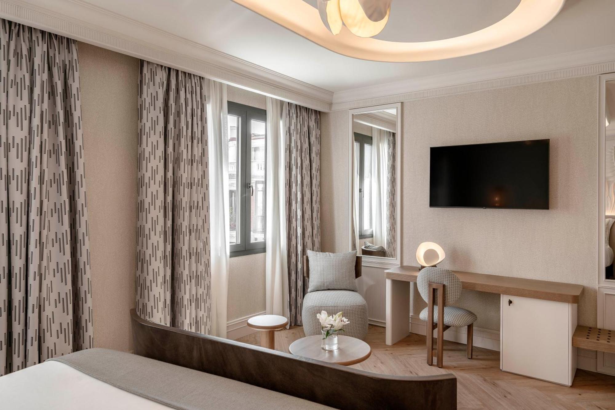 Grand Deluxe Room